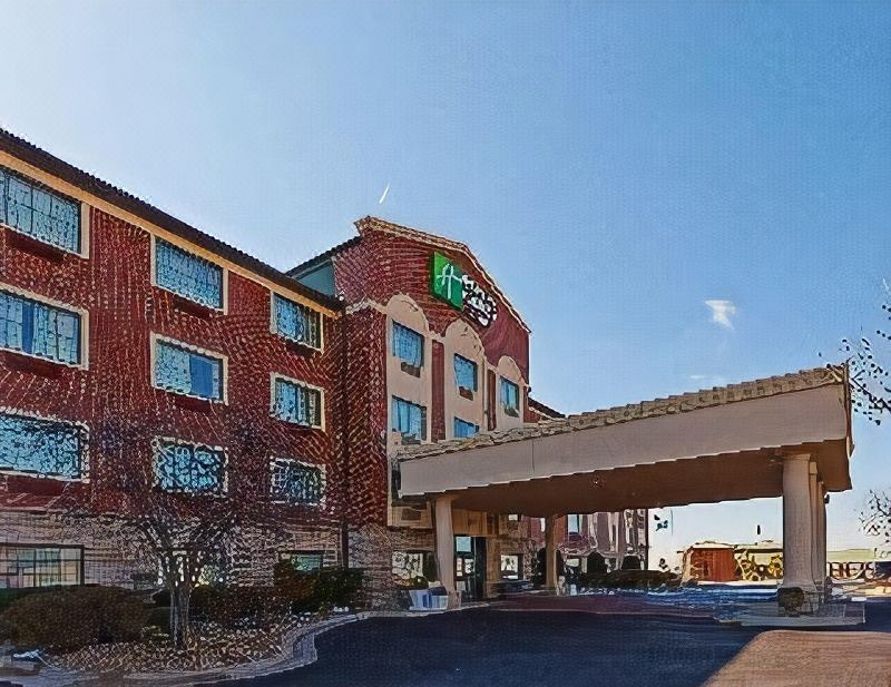 Photo of Buildings in Broken Arrow