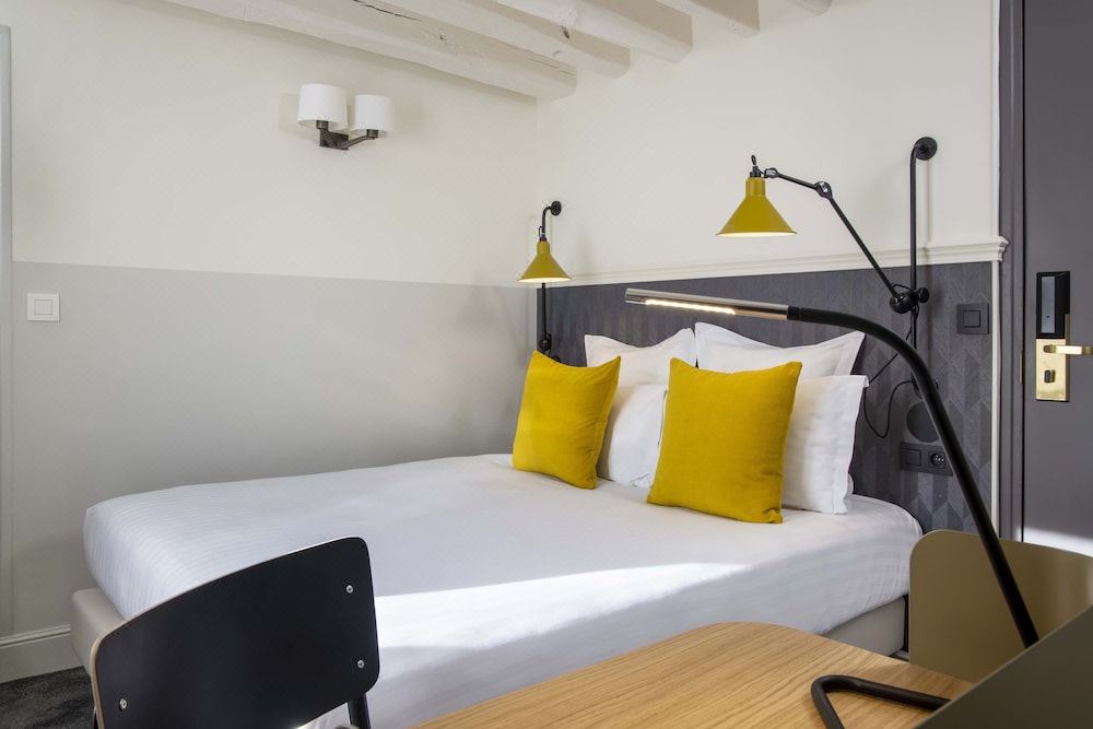 Photo of Bedroom in Val-de-Grace