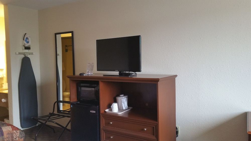 Photo of Livingroom in Tuscola