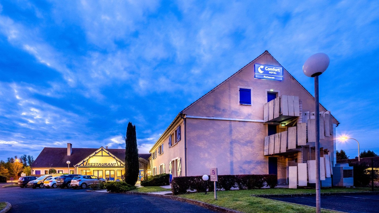 Photo of Buildings in Etampes
