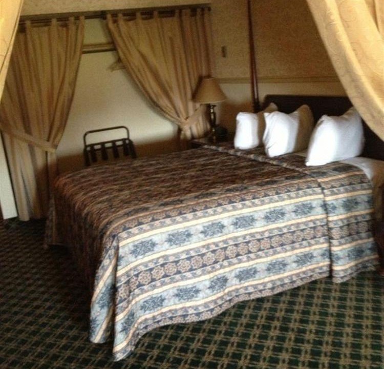 Photo of Bedroom in Montebello