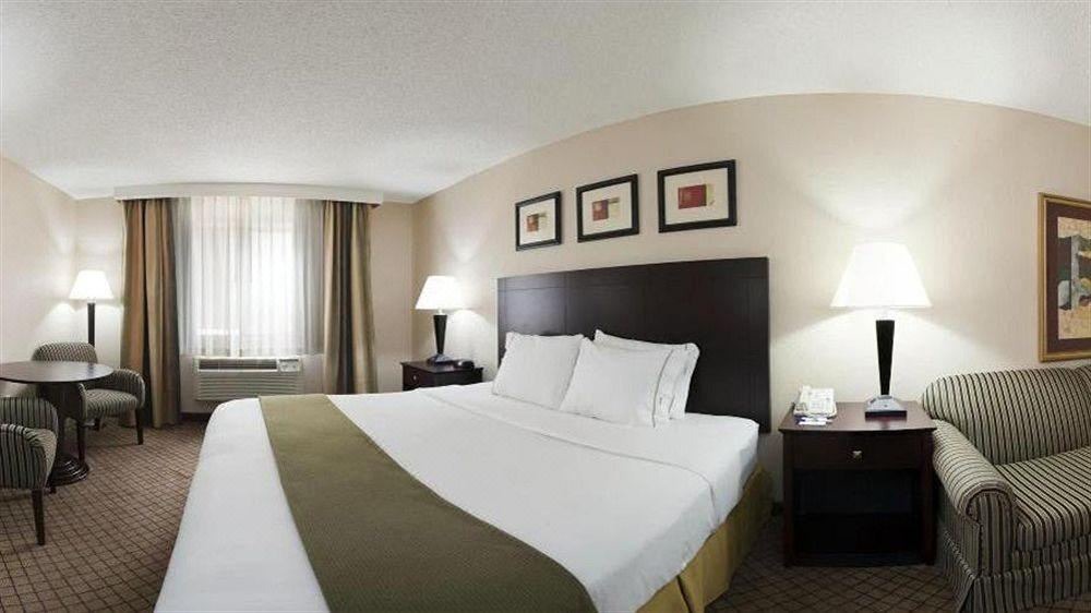 Photo of Bedroom in Green River