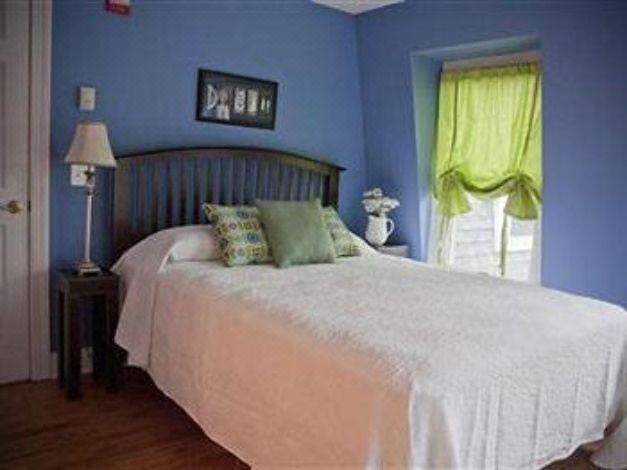 Photo of Bedroom in Wall