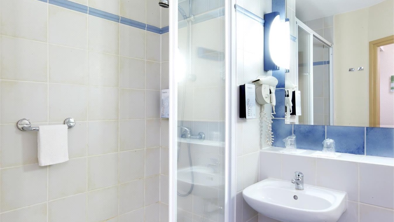 Photo of Bathroom in Barentin