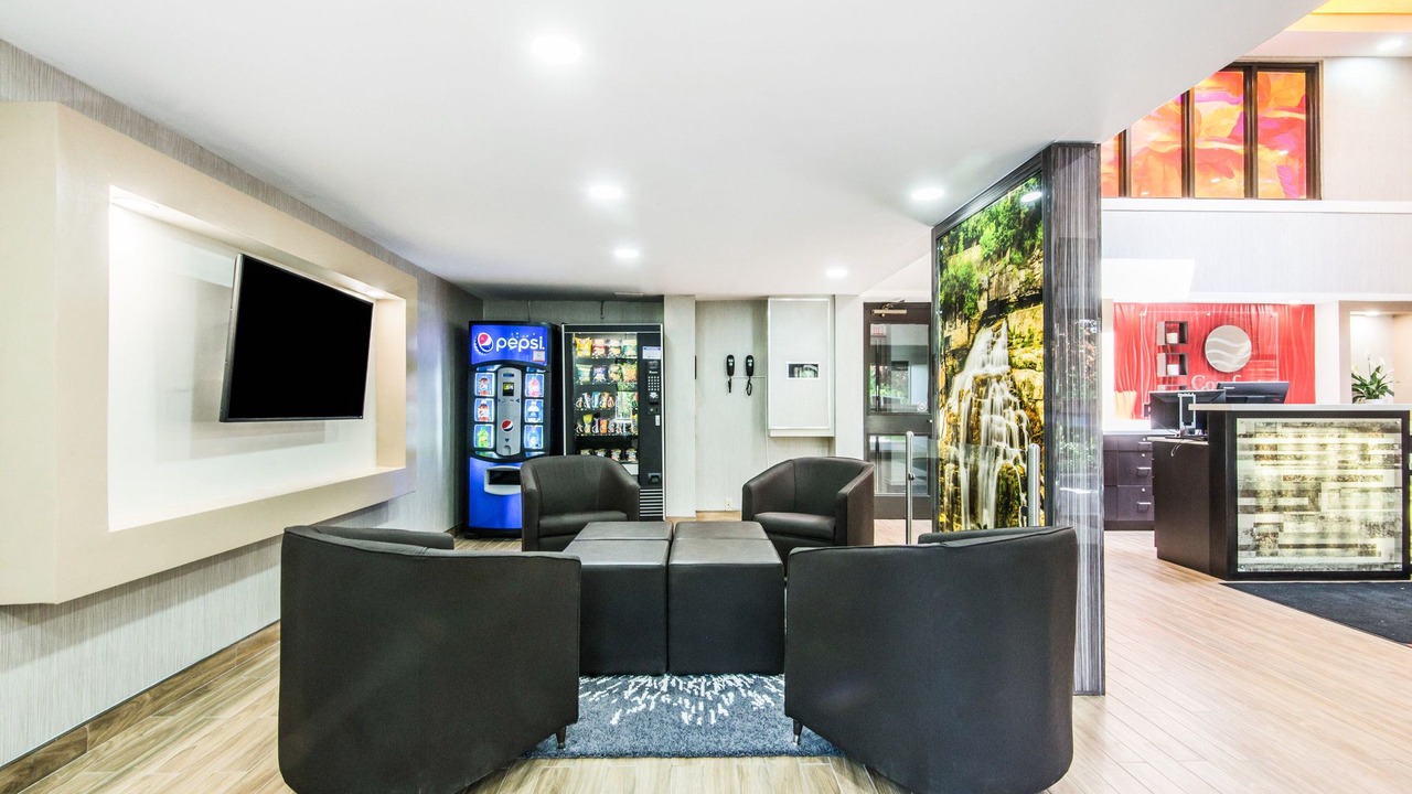 Photo of Livingroom in Owen Sound