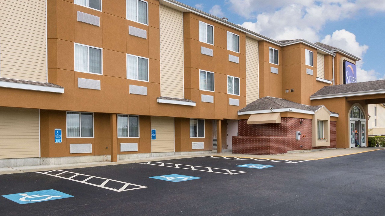 Photo of Buildings in Niantic