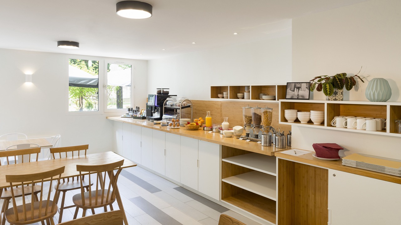 Photo of Others in Antigone