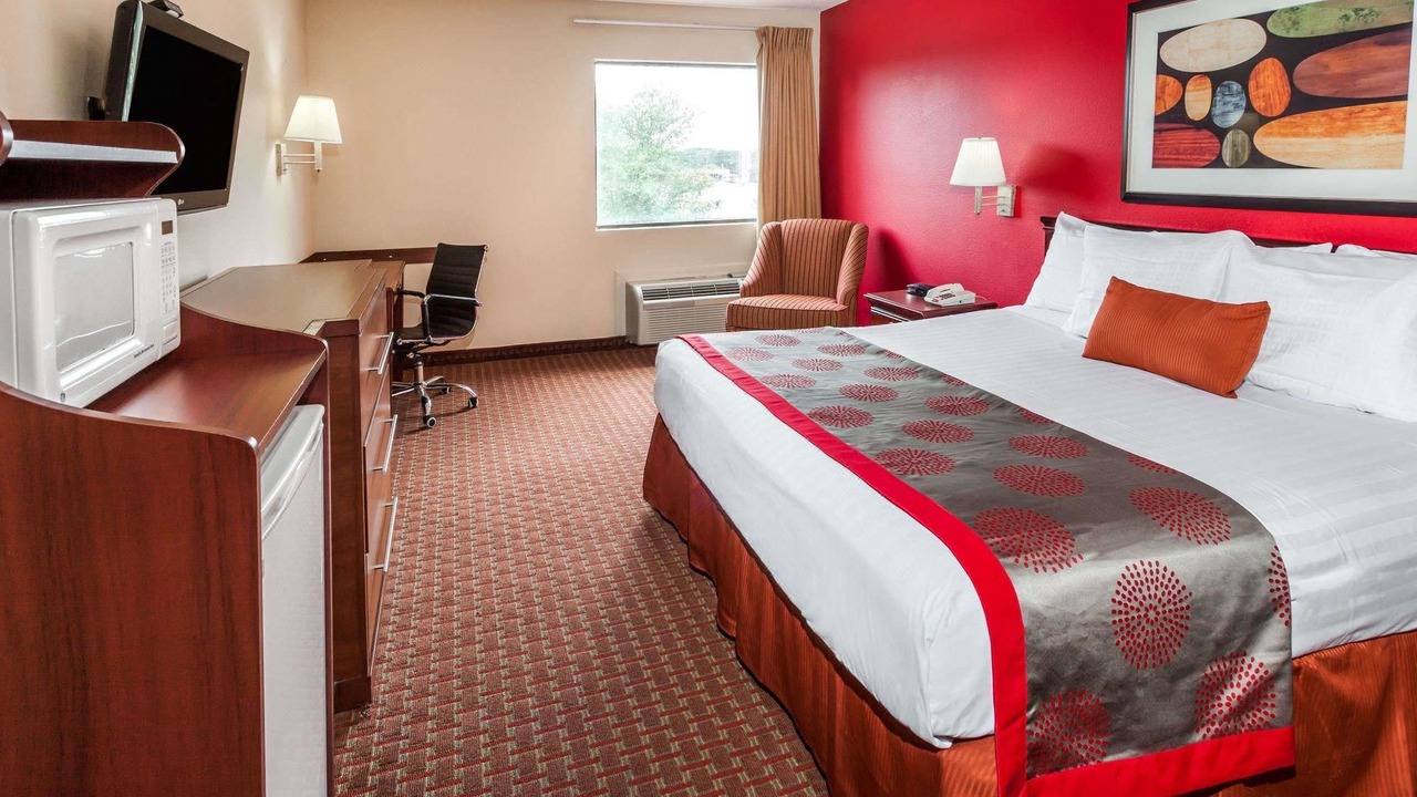 Photo of Bedroom in Locust Grove