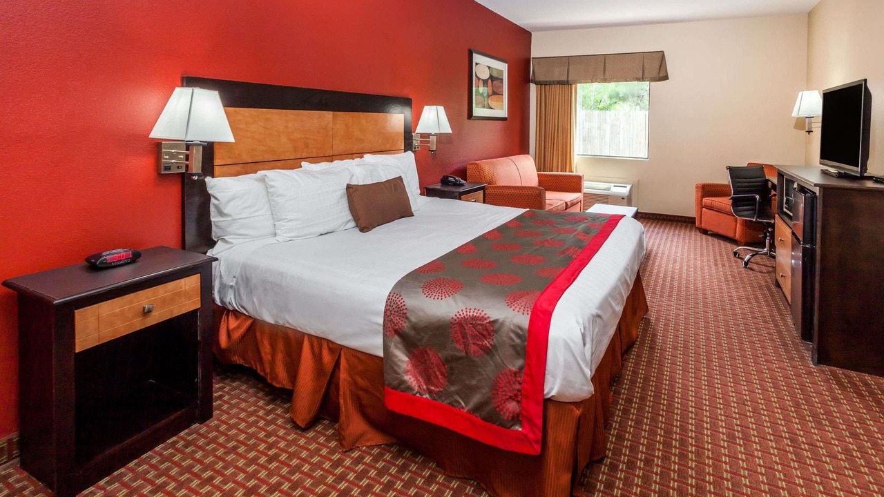 Photo of Bedroom in Locust Grove