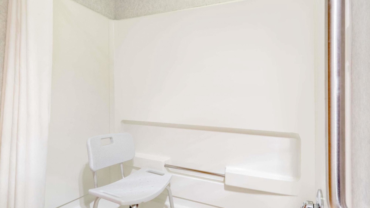 Photo of Bathroom in Graysville