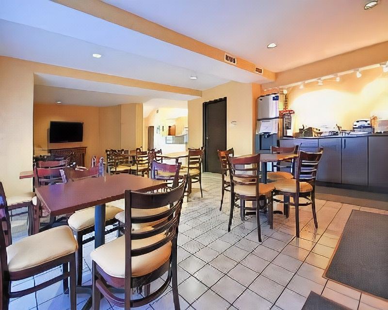 Photo of Livingroom in Mountain View District