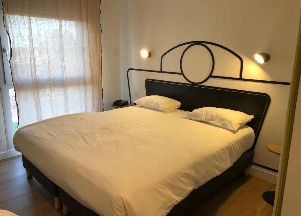 Photo of Bedroom in Nuits-Saint-Georges