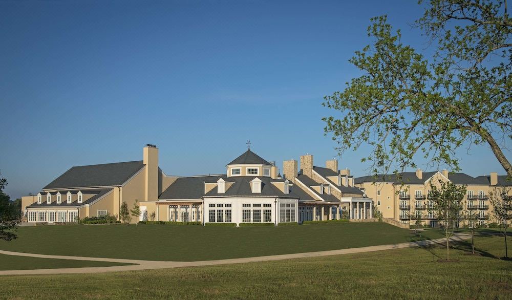 Photo of Buildings in Middleburg