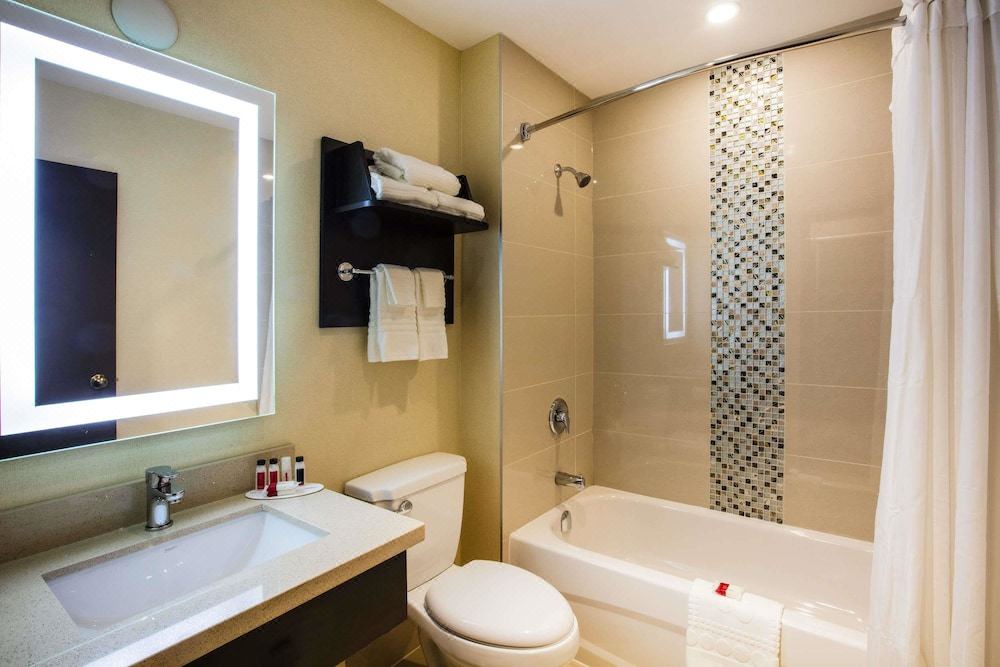 Photo of Bathroom in Georgina