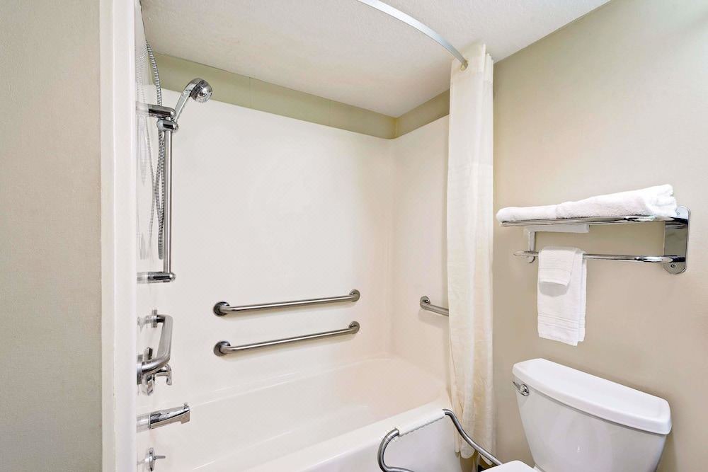 Photo of Bathroom in Boonville