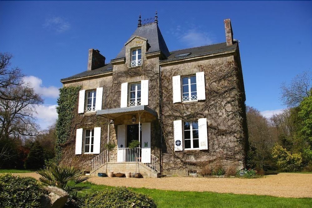 Photo of Buildings in Nivillac