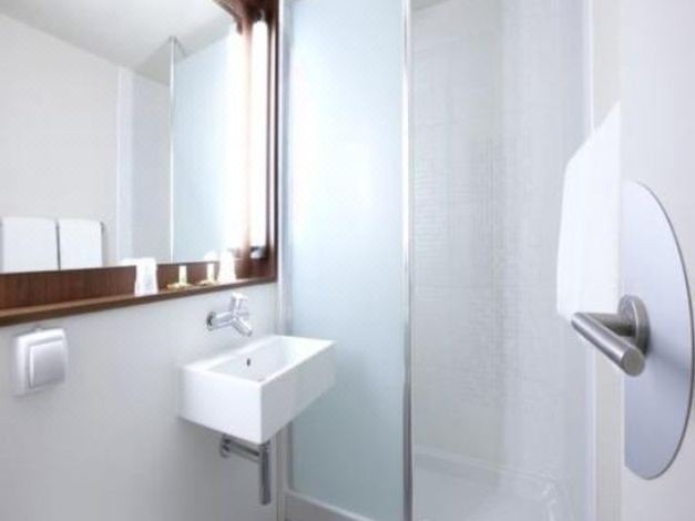 Photo of Bathroom in Morangis