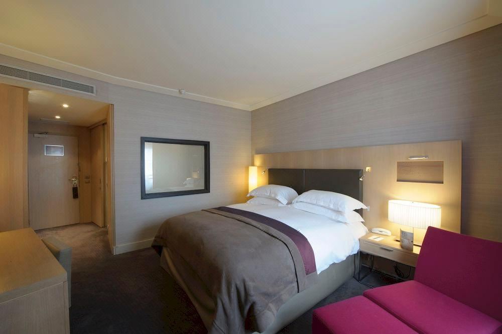 Photo of Bedroom in Puteaux