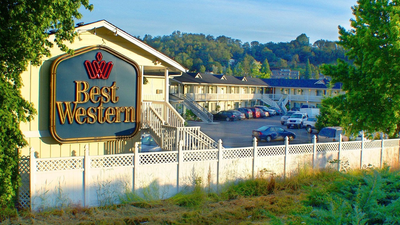 Photo of Buildings in Roseburg
