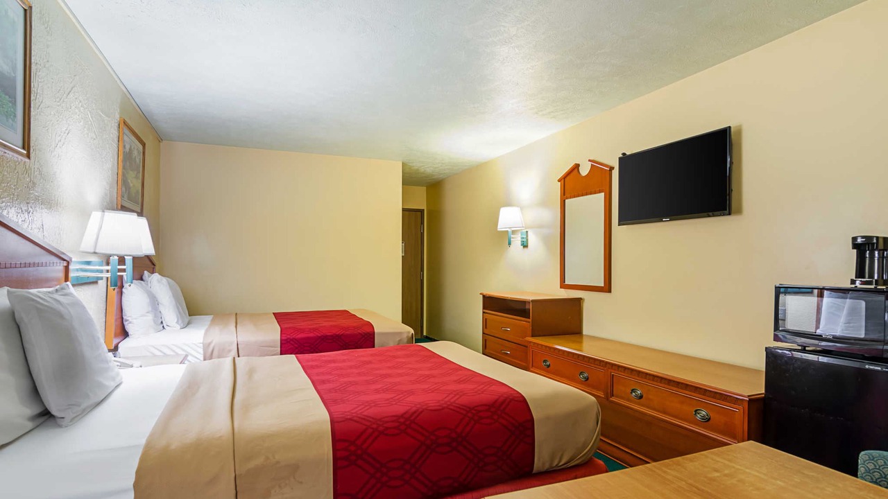 Photo of Bedroom in Lansing