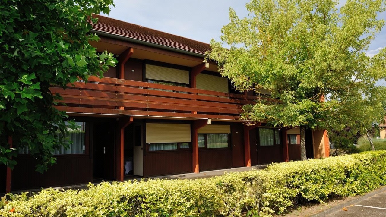 Photo of Buildings in Avermes