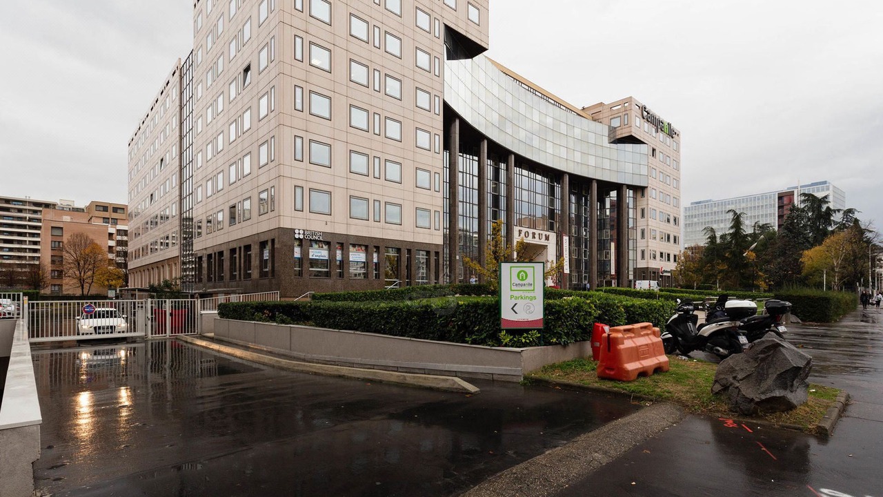 Photo of Buildings in Villette Gare