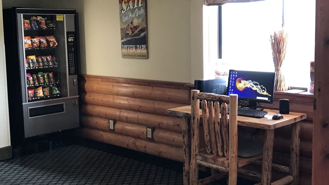 Photo of Livingroom in Ponderay