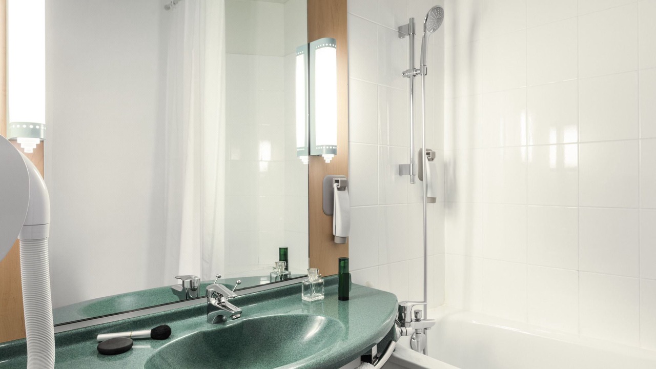 Photo of Bathroom in Egletons