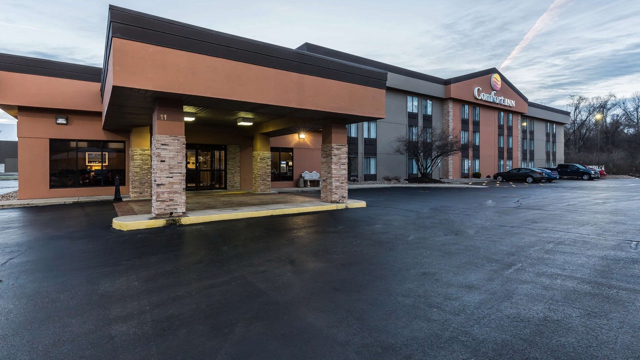 Photo of Buildings in Alton