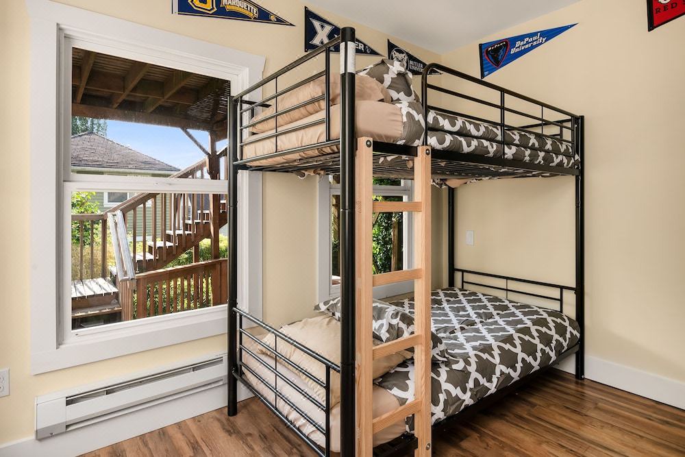 Photo of Bedroom in Madrona