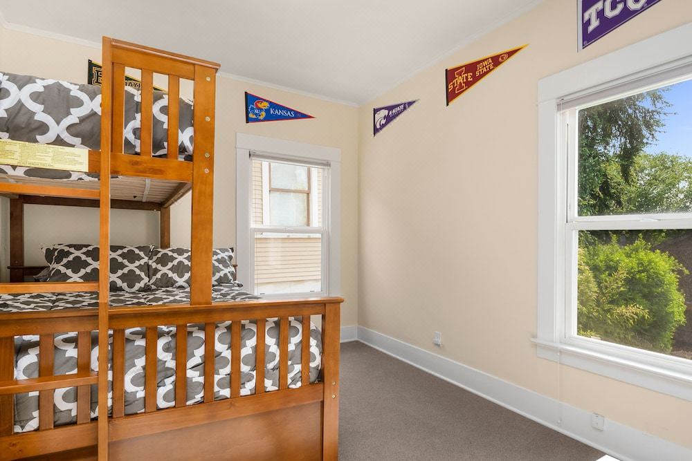 Photo of Others in Madrona