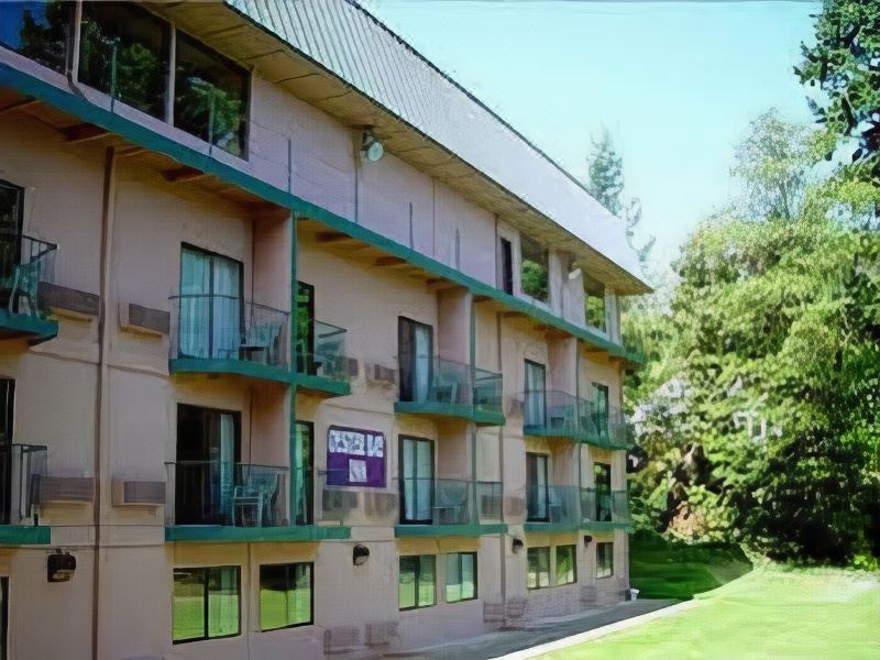 Photo of Buildings in West Hills