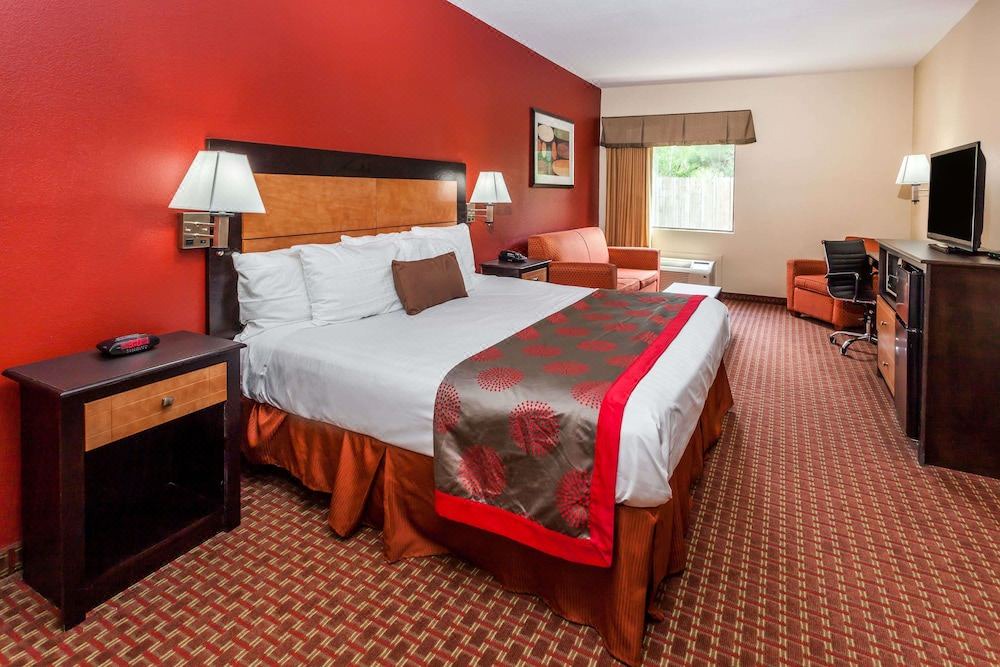 Photo of Bedroom in Locust Grove