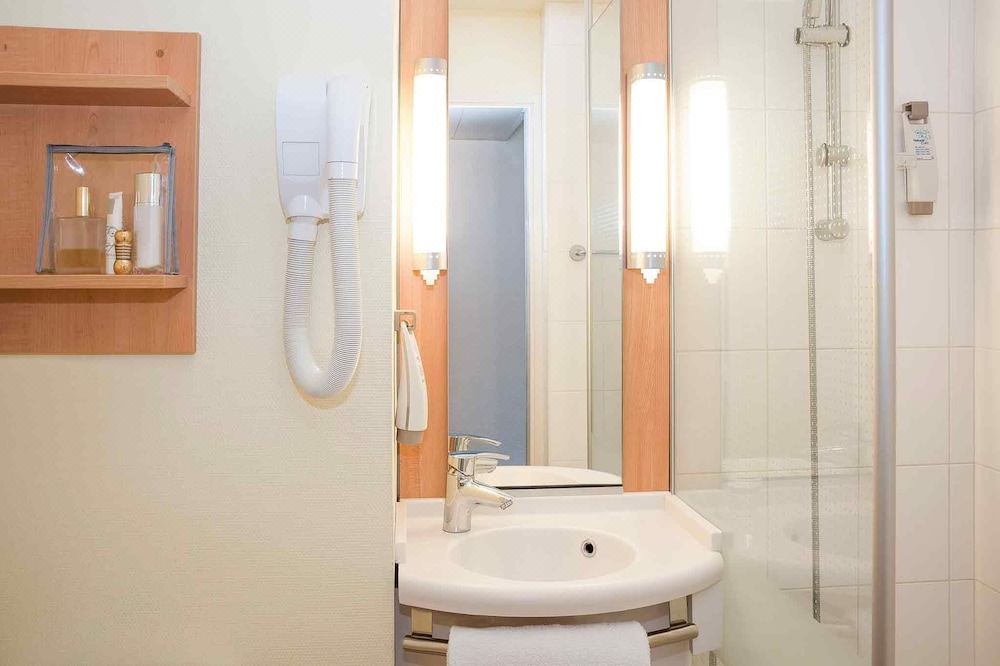 Photo of Bathroom in Saran