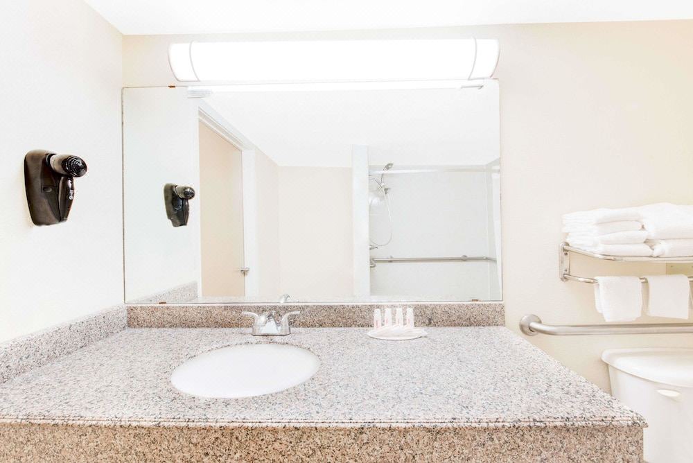 Photo of Bathroom in Bonanza