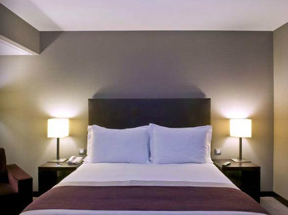 Photo of Bedroom in Republique–Point-du-Jour