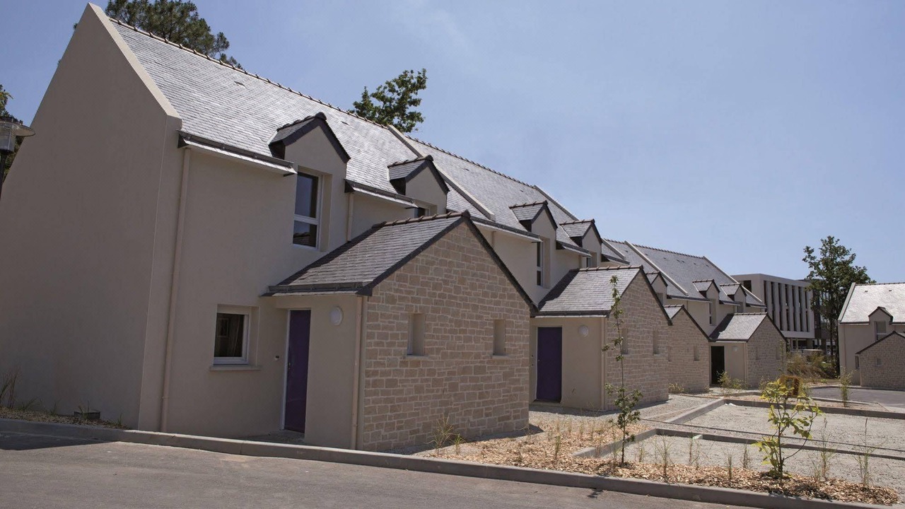 Photo of Buildings in Plescop