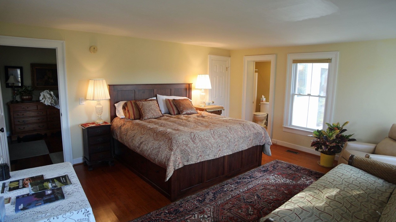 Photo of Bedroom in Alton