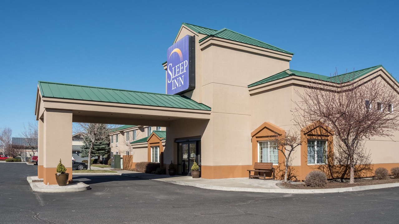 Photo of Buildings in Mountain View District