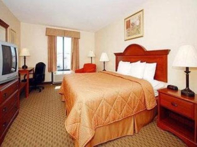 Photo of Bedroom in Sullivan