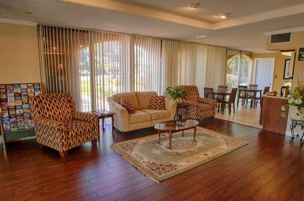 Photo of Livingroom in Perry
