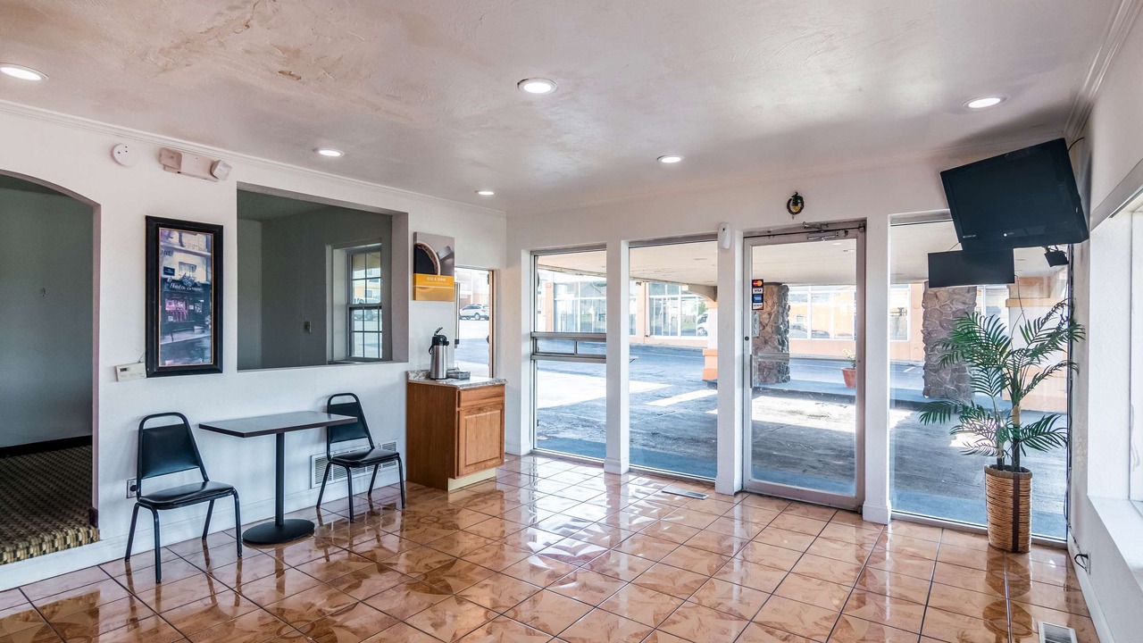 Photo of Livingroom in Dodge City