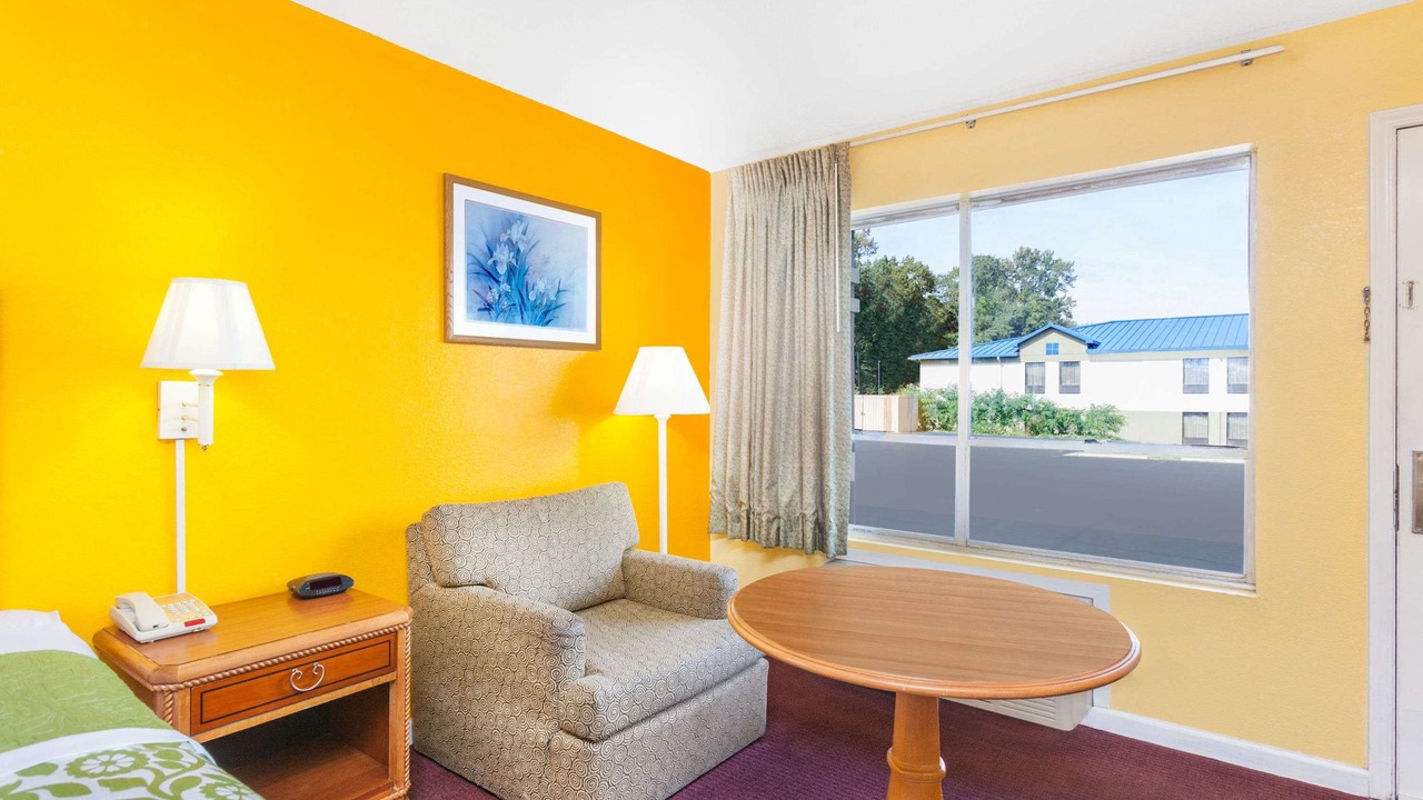 Photo of Livingroom in Jacksonville