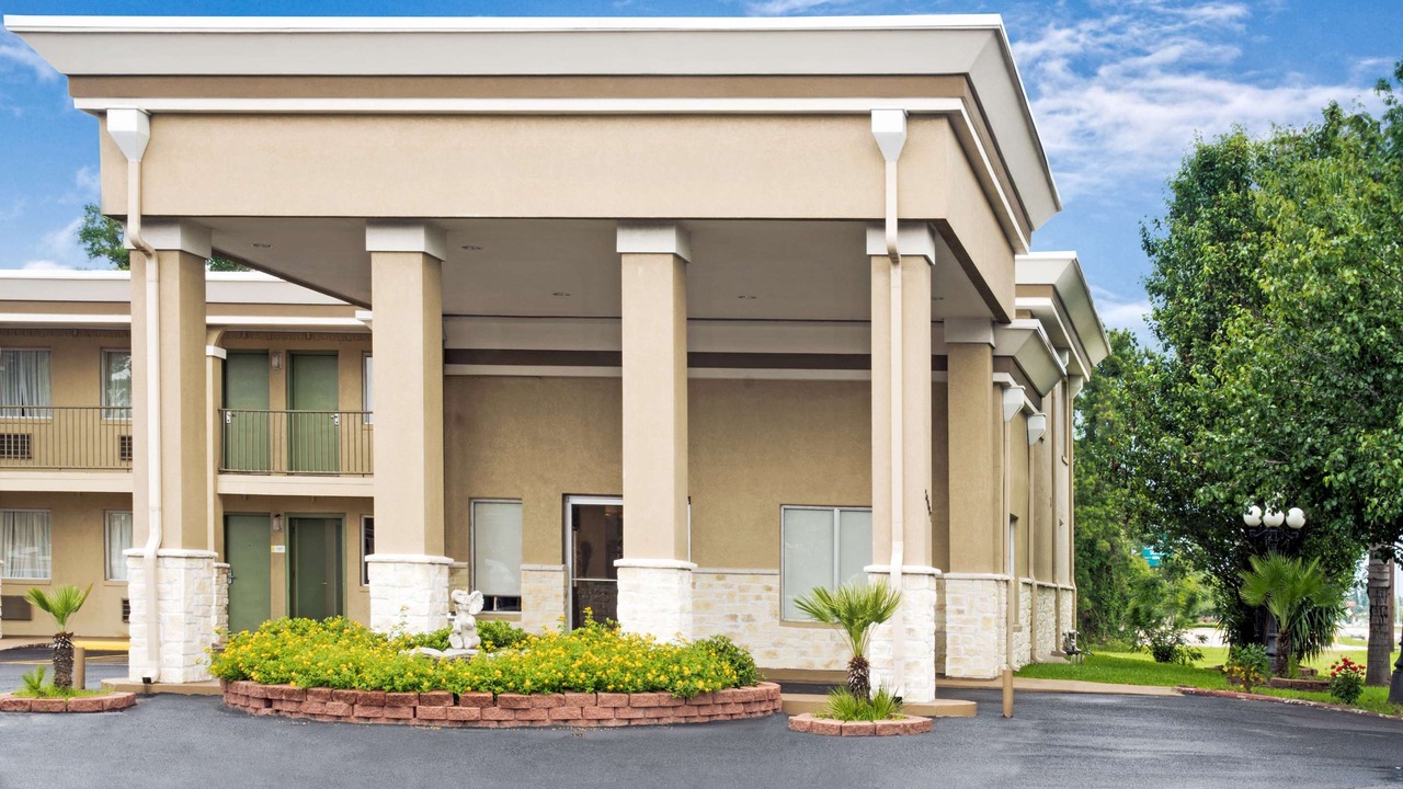 Photo of Buildings in Shenandoah