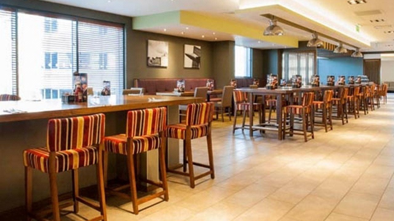 Photo of Livingroom in Woking