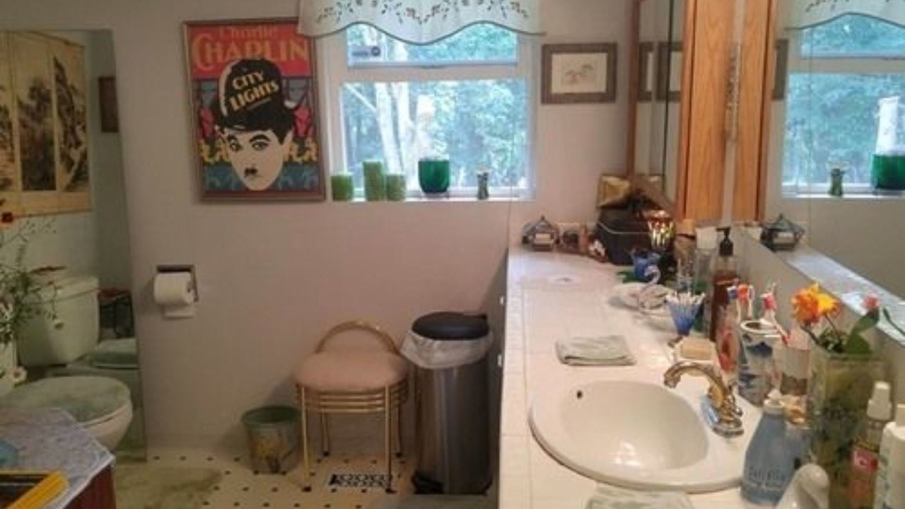 Photo of Livingroom in Happy Valley