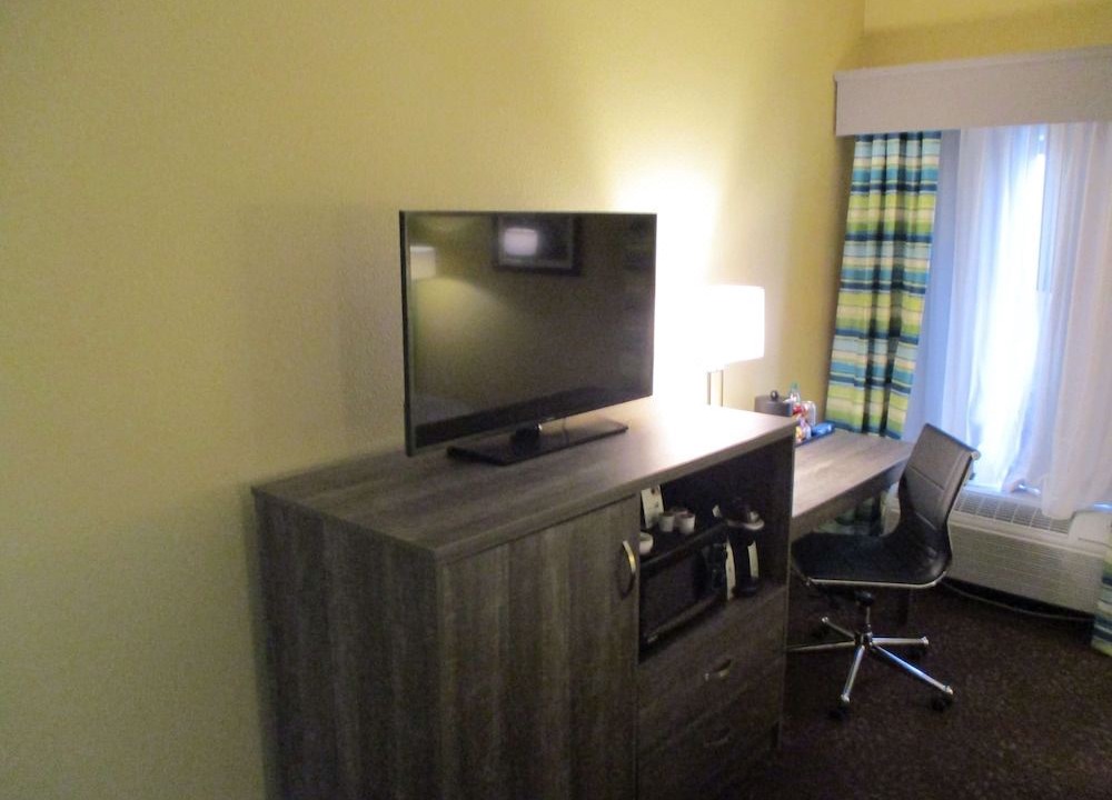 Photo of Livingroom in Warrensburg