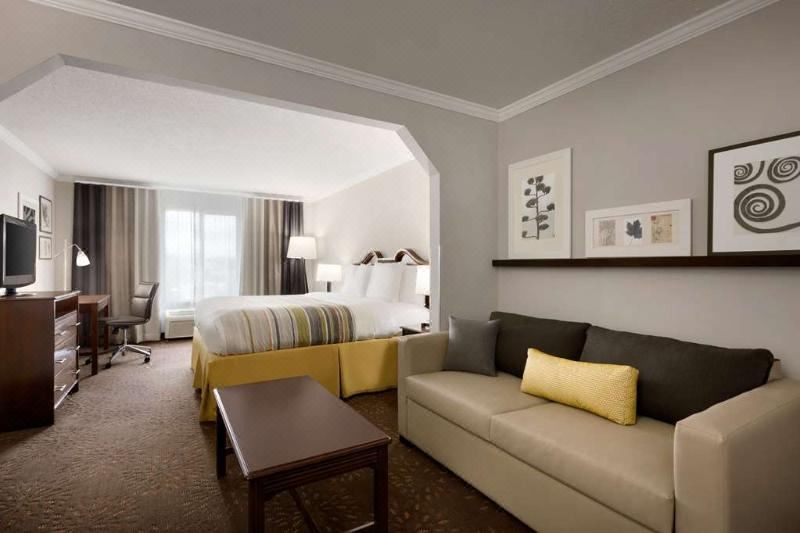 Photo of Livingroom in Commerce