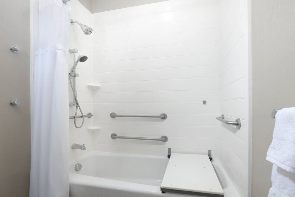 Photo of Bathroom in Forest Crest