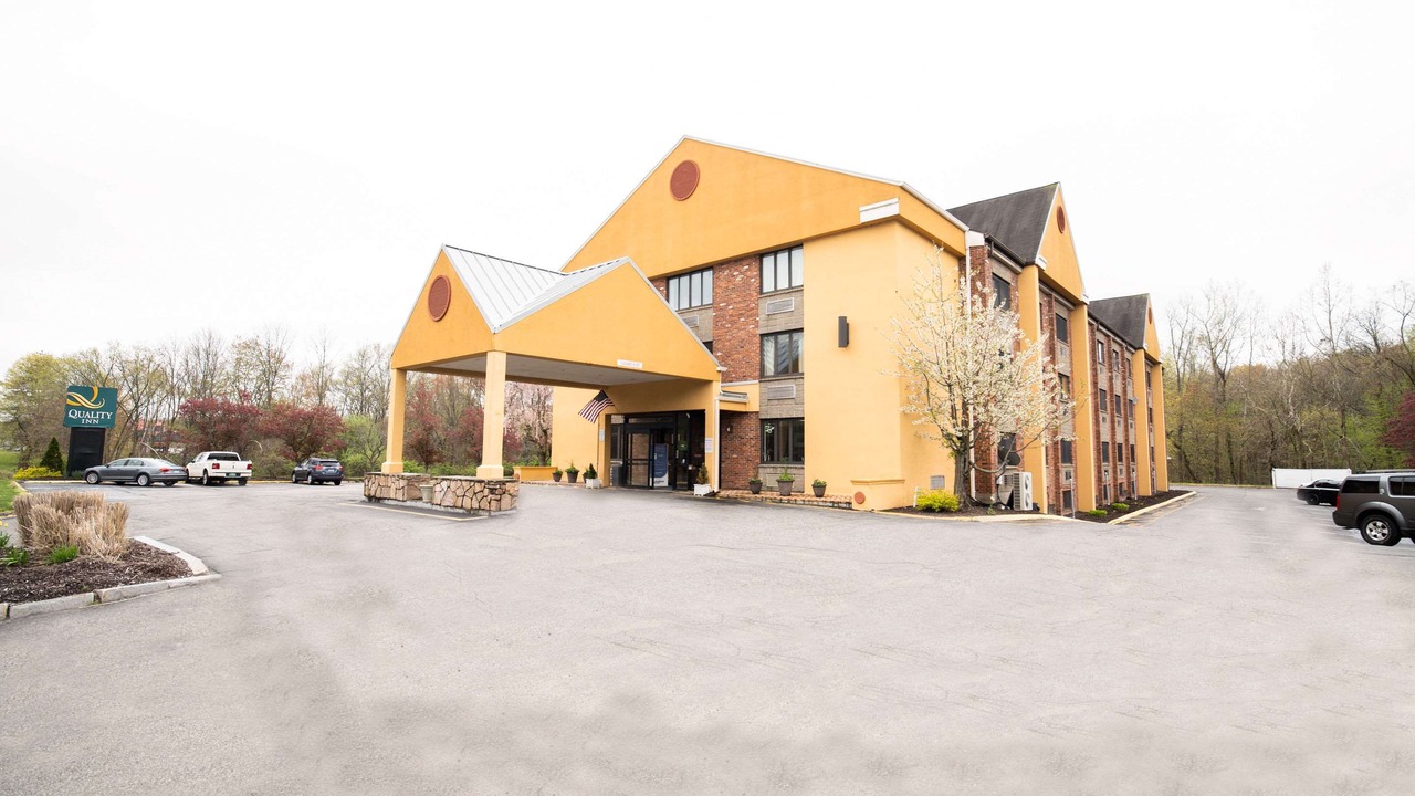 Photo of Buildings in Cromwell